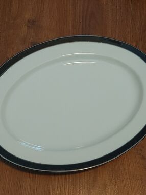 Classic White Porcelain Oval Platter with Dark Rim